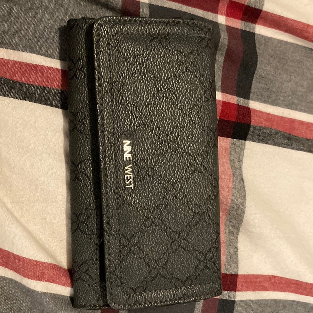 Nine West wallet